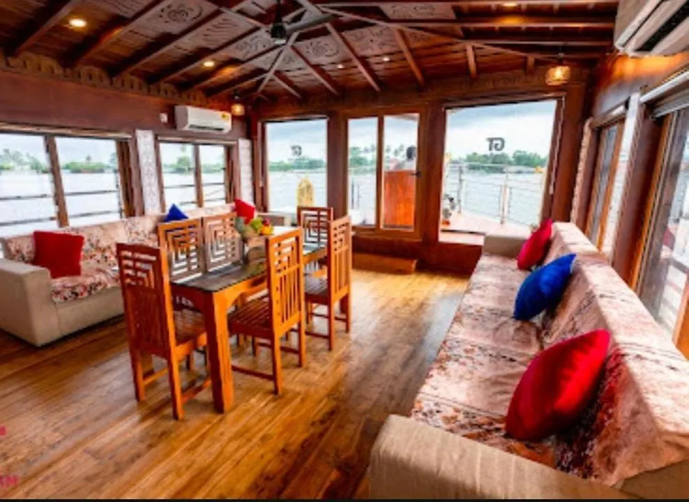 Botel Waves And Dales Houseboats Hotel Alappuzha India