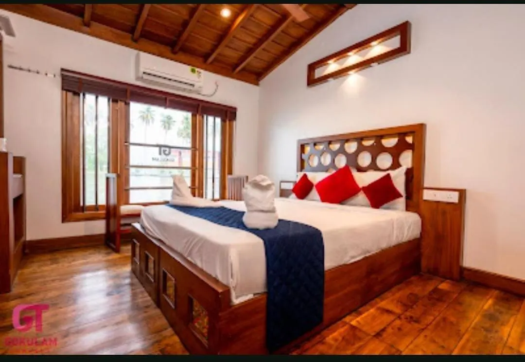 Botel Waves And Dales Houseboats Hotel Alappuzha